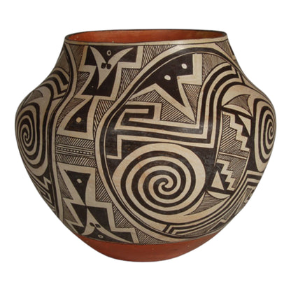 Acoma Inspired Ceramic Spiral Olla 

9" H x 10" Diameter