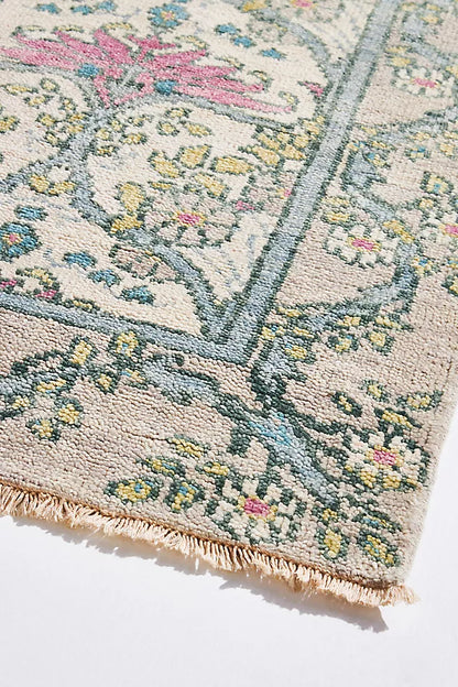 Bennett Rug 2' x 3'
Hand Knotted I 55% Wool | 30% Rayon | 10% Polyester | 5% Other Fibers