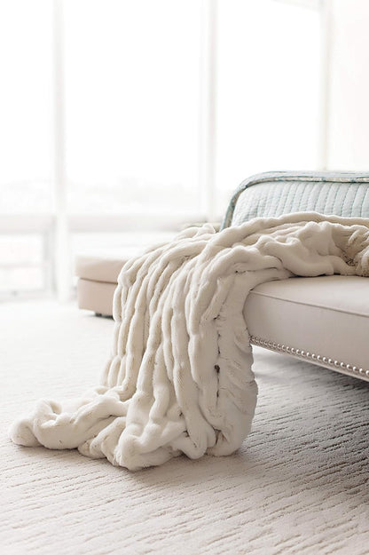 Couture Deluxe Throw: Ivory 60x70