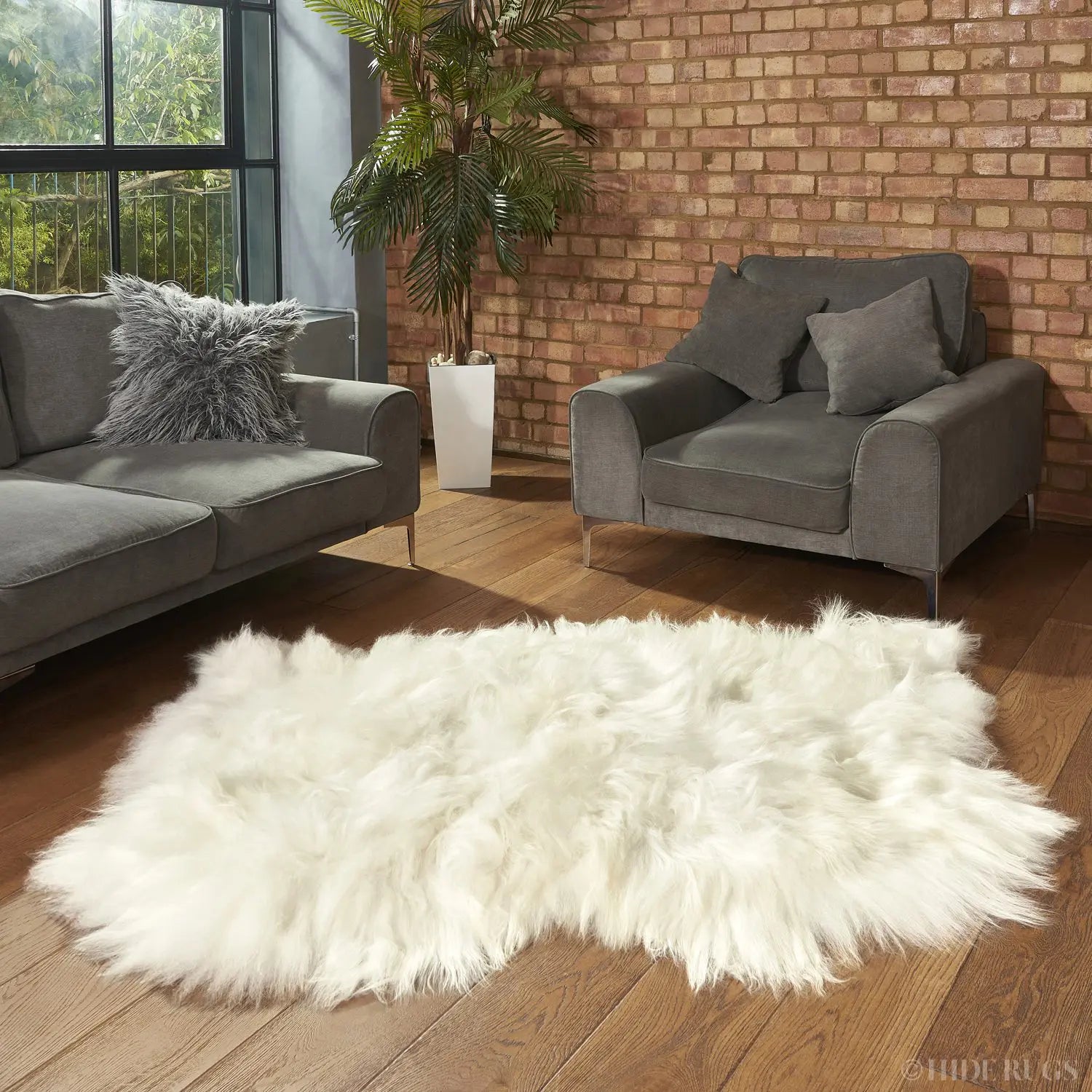 Icelandic Sheepskin- Ivory Approximately 2' x 3'