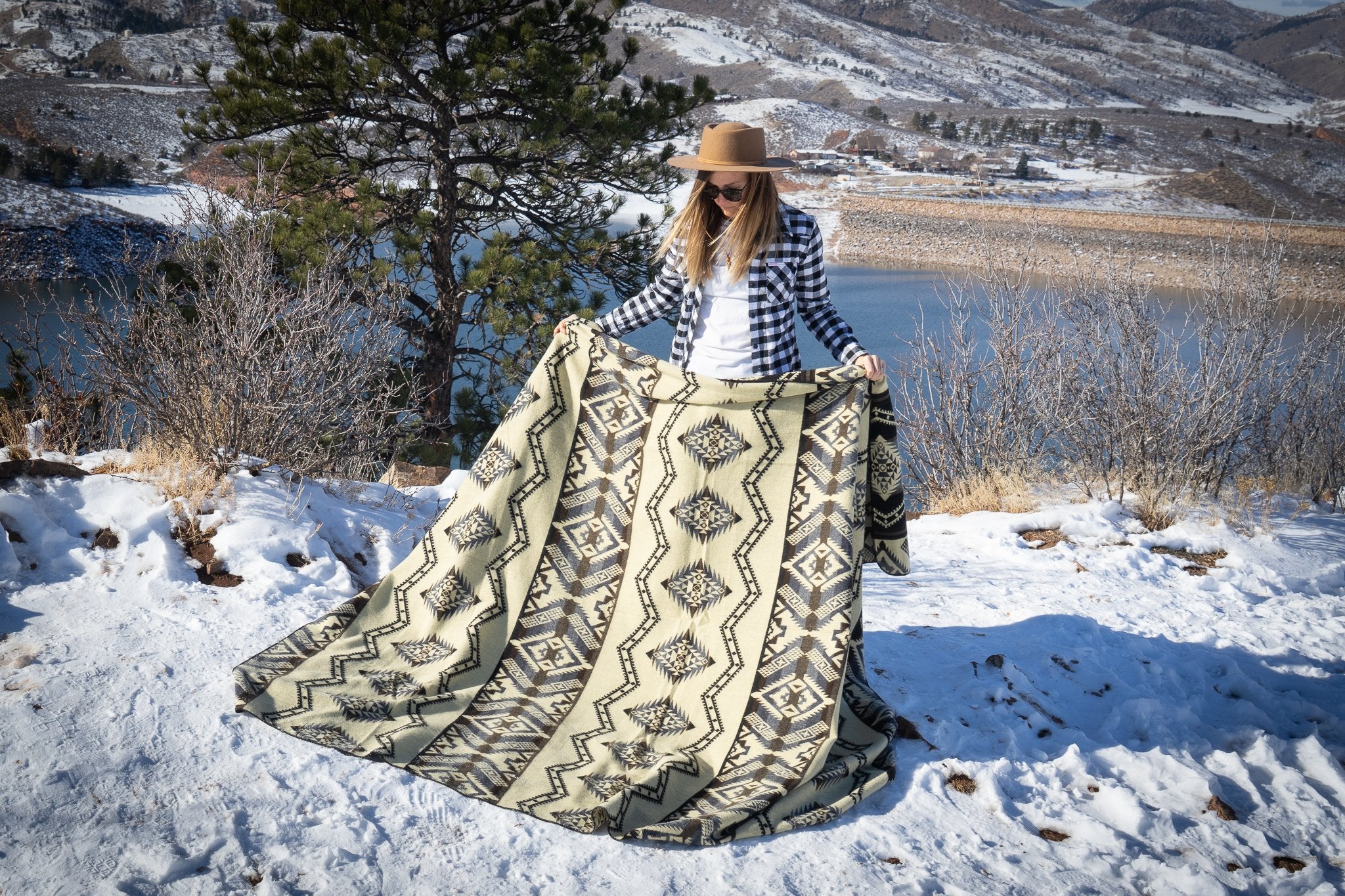 Andean Alpaca Wool Blanket - Slate – Elevated Living Design